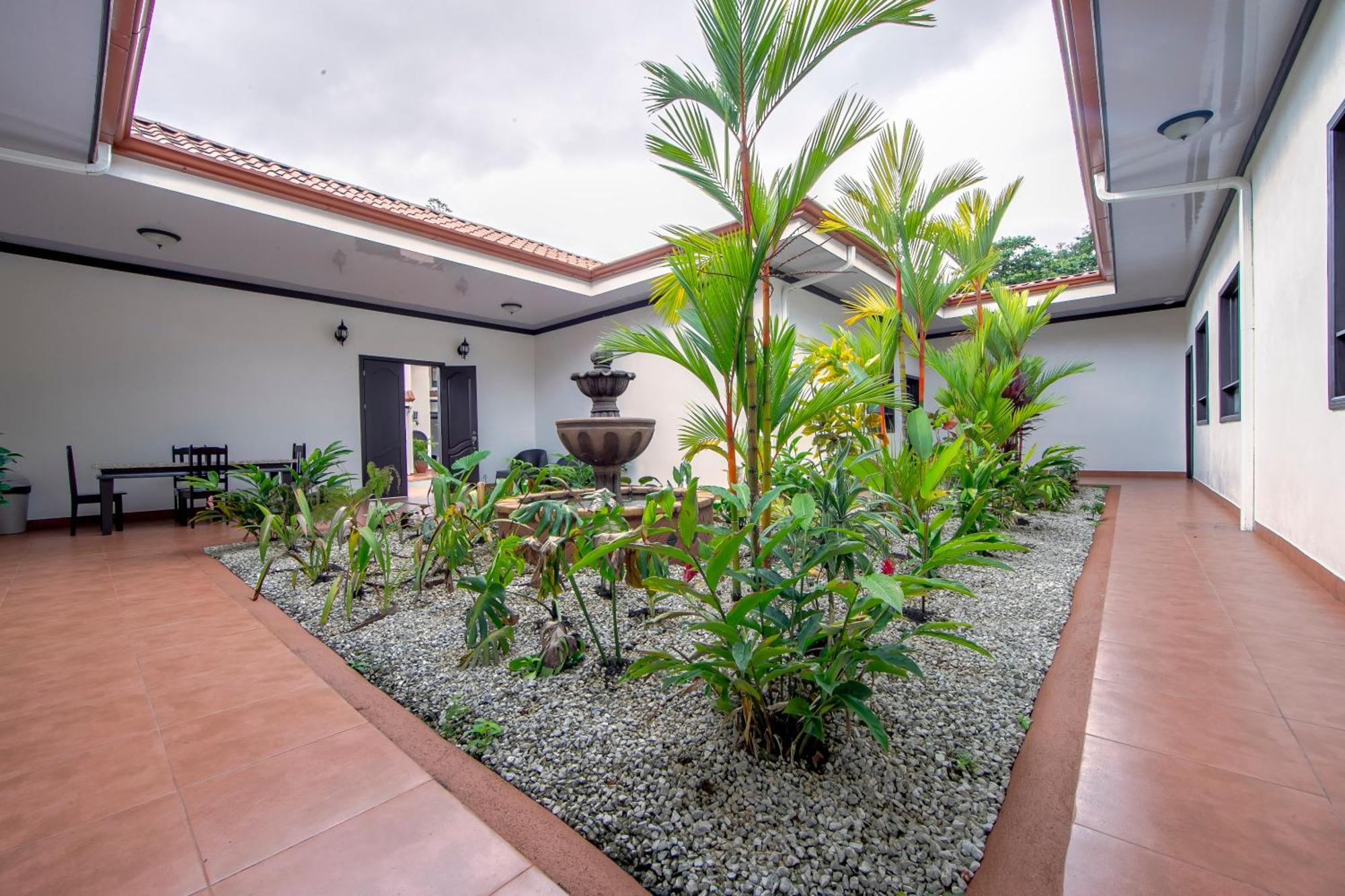 Serenity Rainforest Condos ラ・フォルトゥナ エクステリア 写真