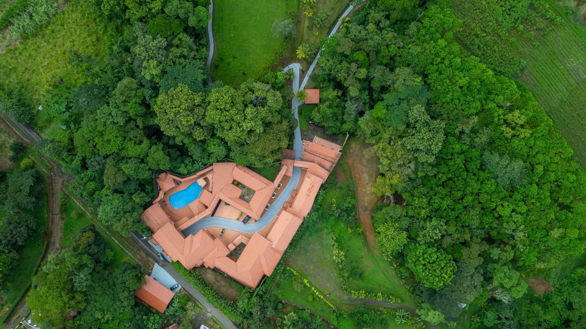 Serenity Rainforest Condos ラ・フォルトゥナ エクステリア 写真