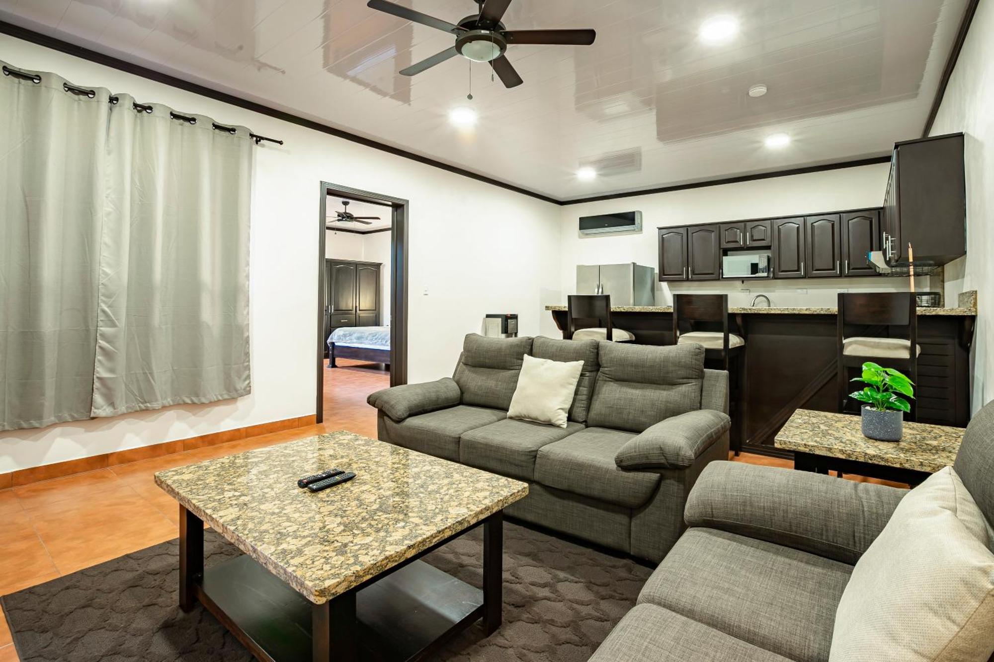 Serenity Rainforest Condos ラ・フォルトゥナ エクステリア 写真