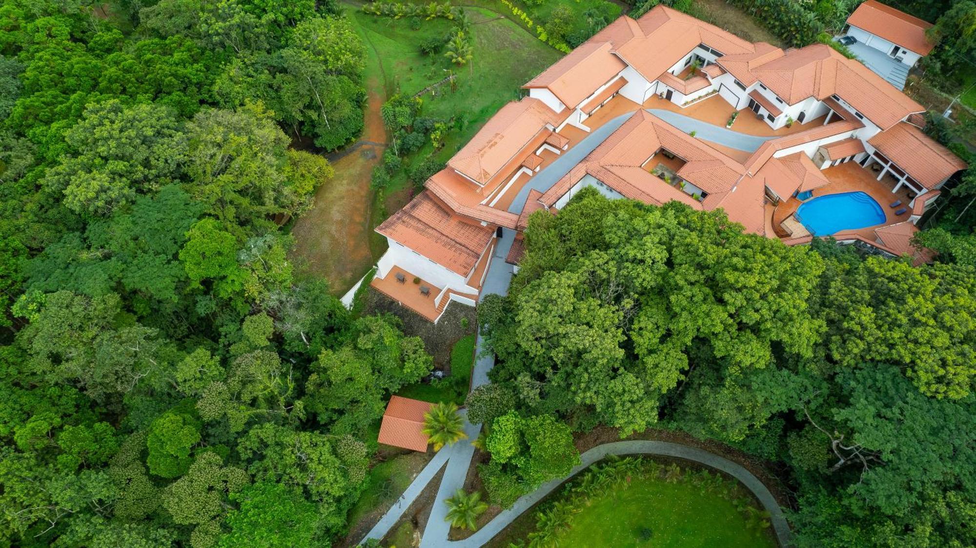 Serenity Rainforest Condos ラ・フォルトゥナ エクステリア 写真