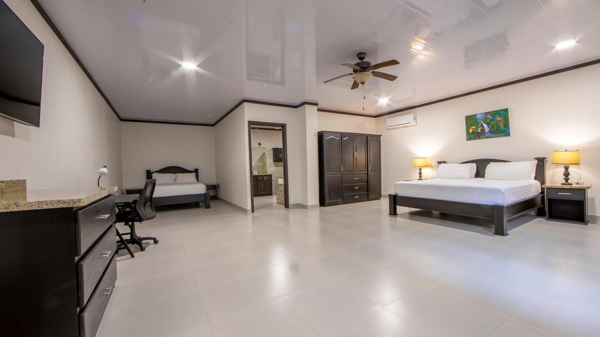Serenity Rainforest Condos ラ・フォルトゥナ エクステリア 写真