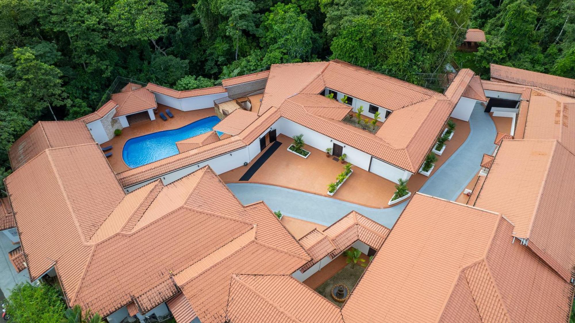 Serenity Rainforest Condos ラ・フォルトゥナ エクステリア 写真