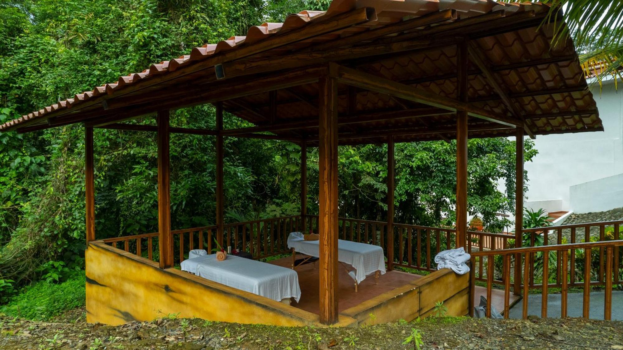Serenity Rainforest Condos ラ・フォルトゥナ エクステリア 写真