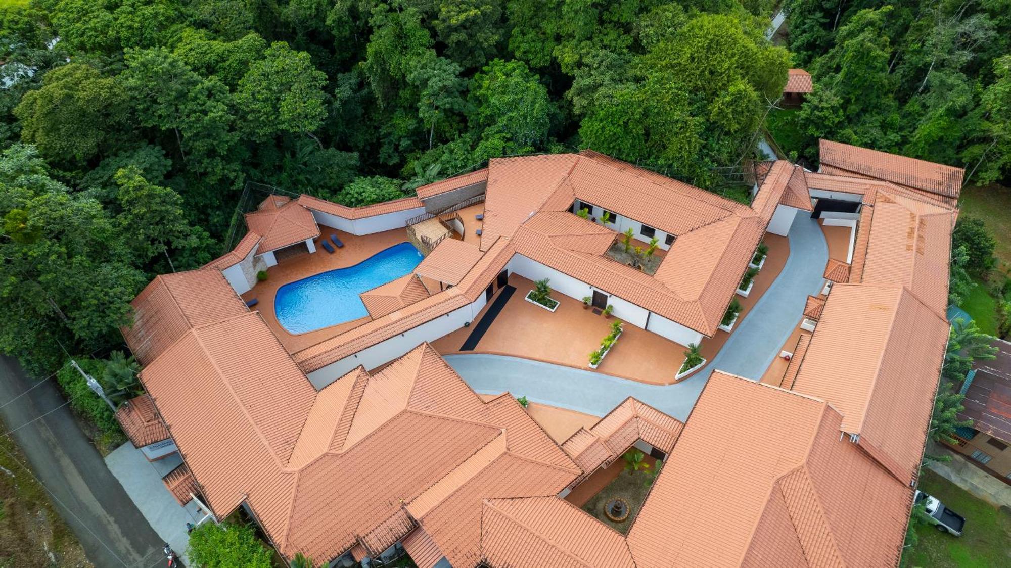 Serenity Rainforest Condos ラ・フォルトゥナ エクステリア 写真