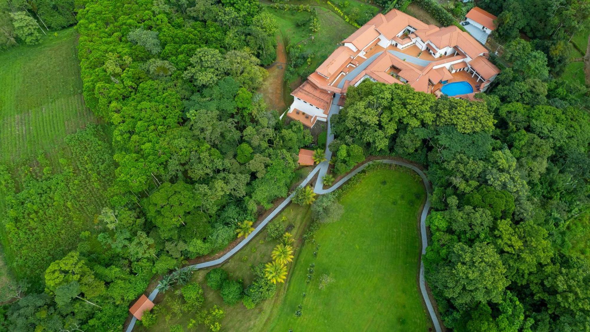 Serenity Rainforest Condos ラ・フォルトゥナ エクステリア 写真