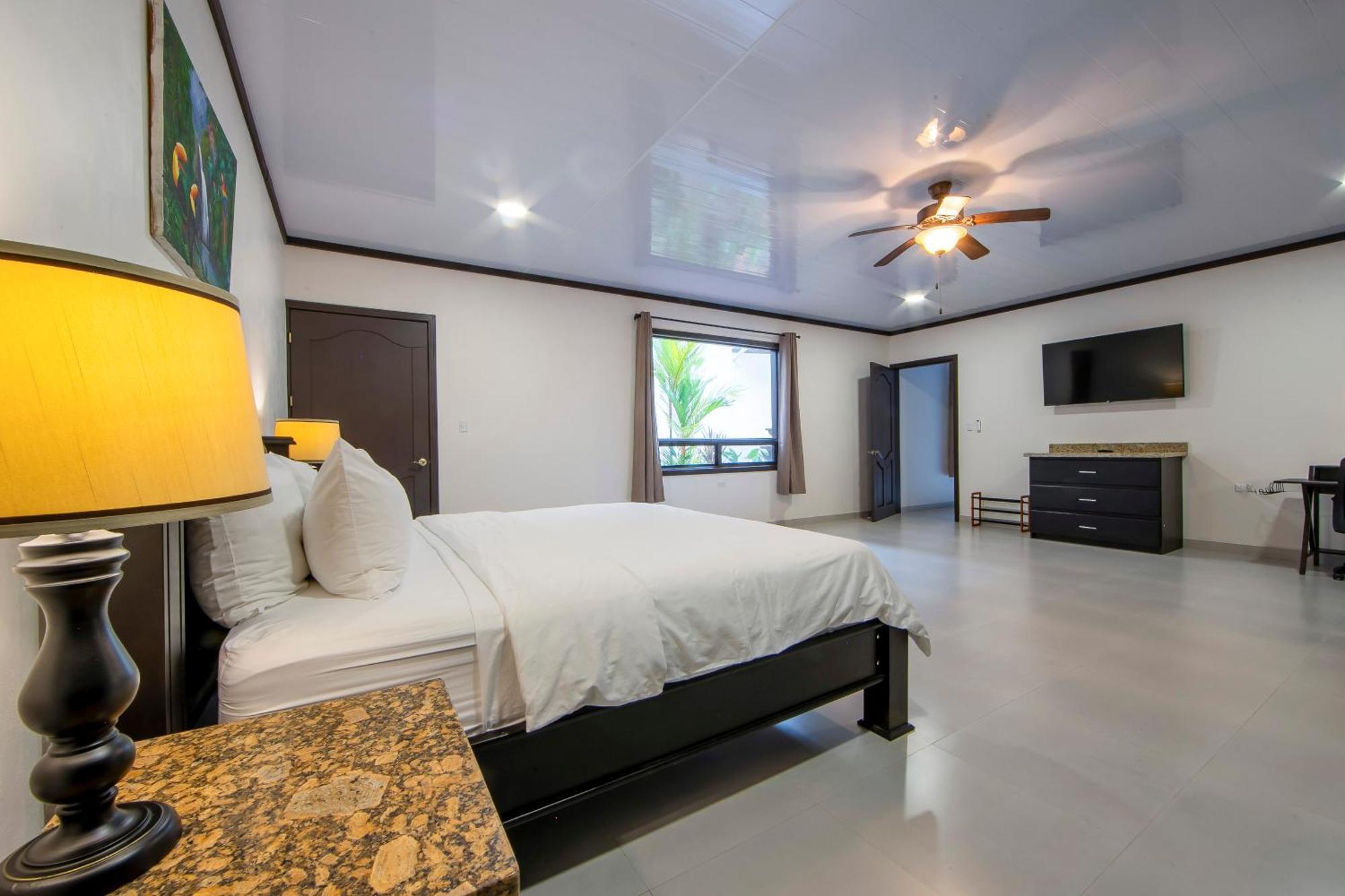 Serenity Rainforest Condos ラ・フォルトゥナ エクステリア 写真